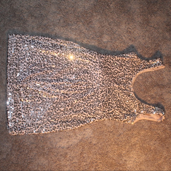 Dress - Picture 3 of 4